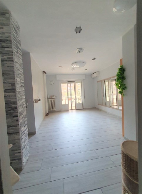 3LOCALE / 94MQ. RIF.1799367 / MILANO (MECENATE/FORLANINI) MM BLU
