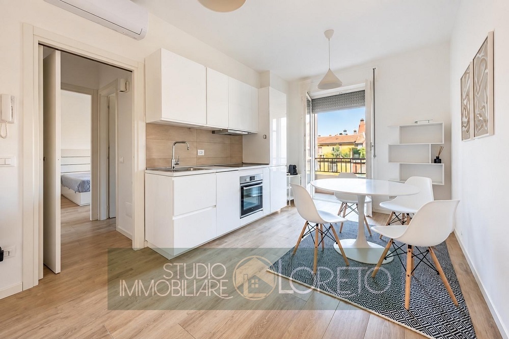 3LOCALI / 70MQ. RIF.TVBED42 / MILANO (SOLARI/LORENTEGGIO) CONTESTO SIGNORILE